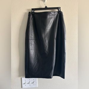 NWT Banana Republic faux leather skirt. Size 10
